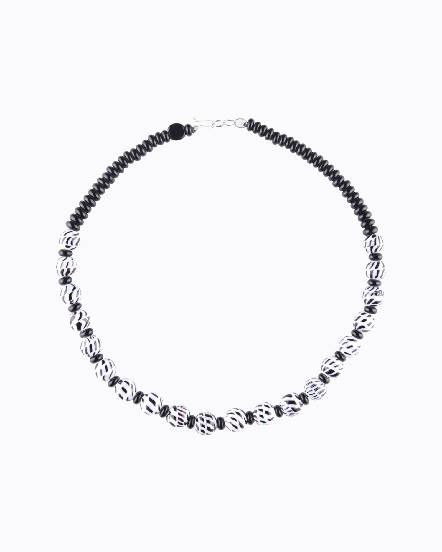 Collier perles rondes en Cristal de Murano Blanche décors spirale Noire