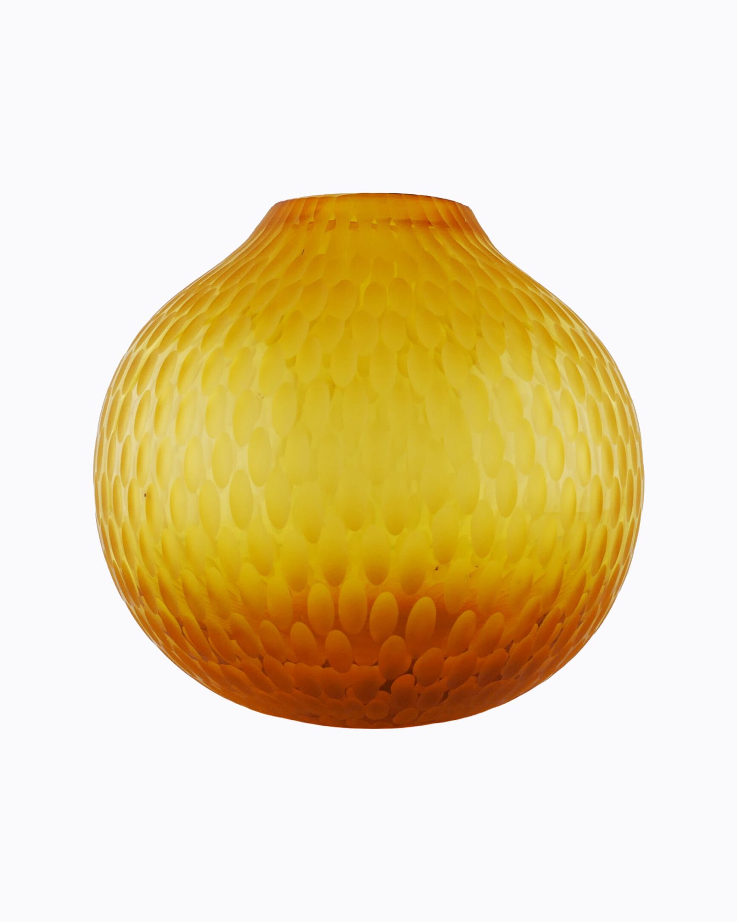 Translucide, Vase en verre soufflé bouche, formé à main levée de couleur Jaune Doré. Effet Résille satinée