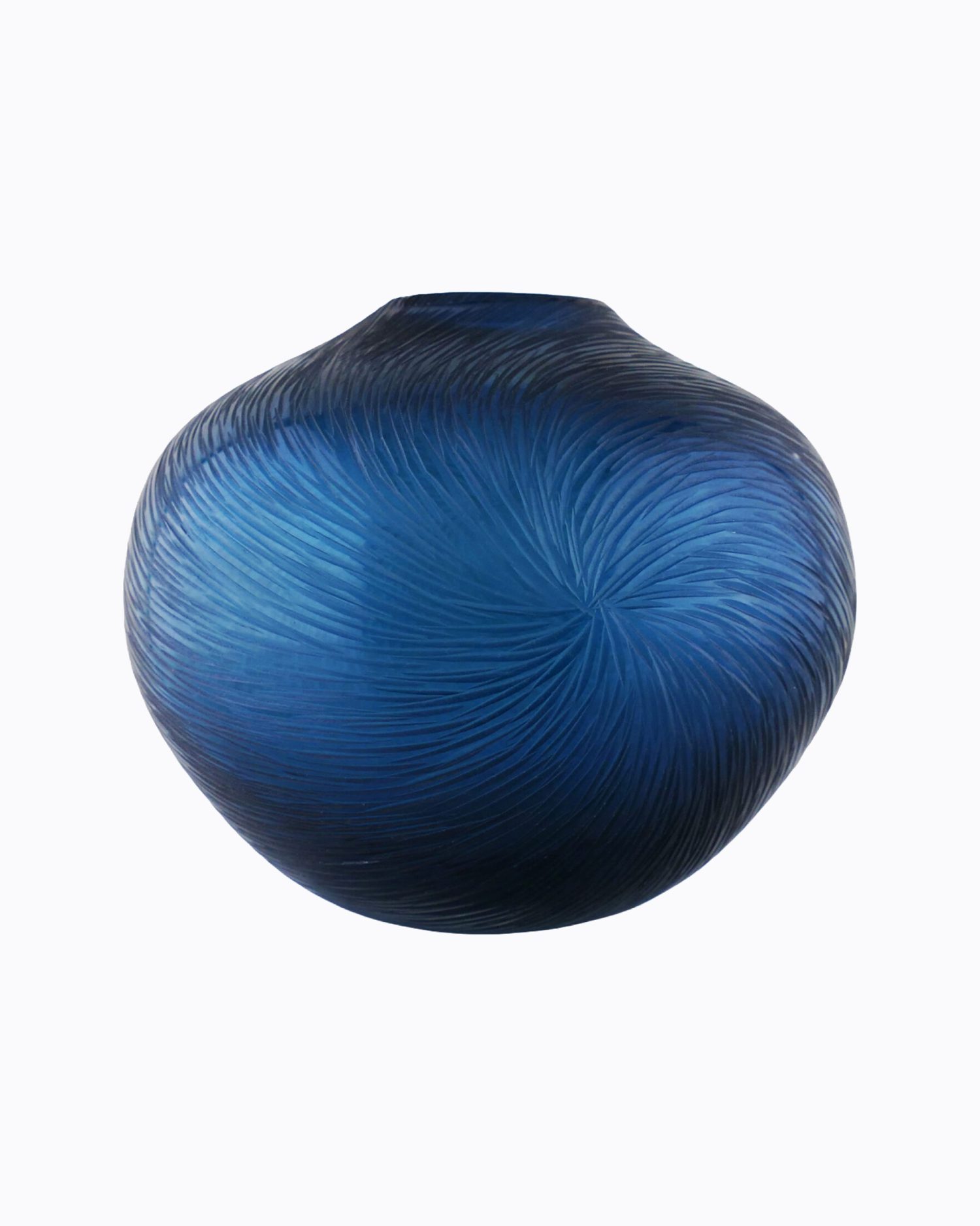 Translucide « Golf Stream », Vase en verre soufflé, formée à main levée, de couleur Bleu Méditerranée. Effet Translucide et Brillant