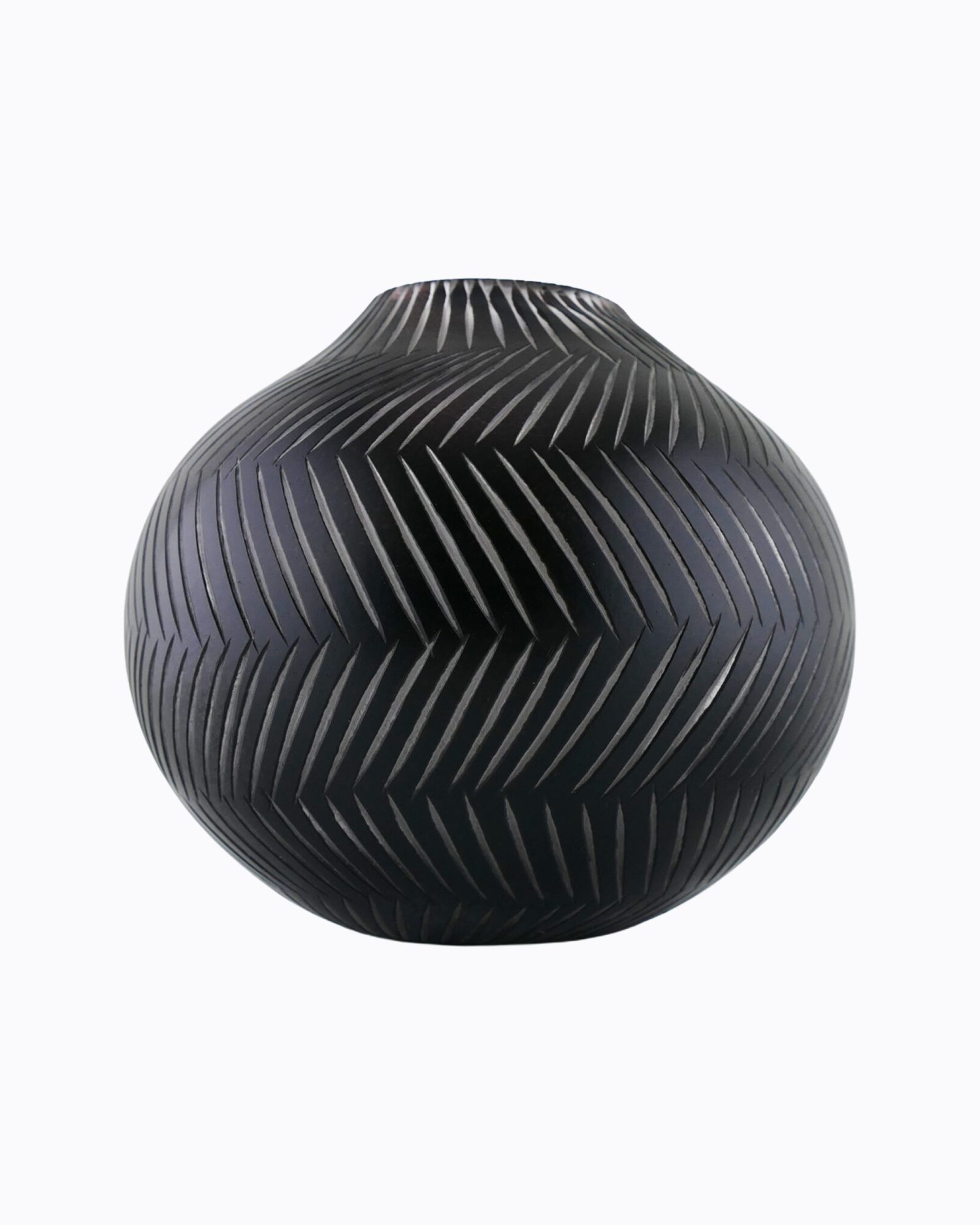 « Africa », Vase en verre soufflé bouche , formé à main levée de couleur Transparent et Noir. Effet Mâte et Satiné